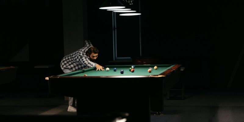 Carbon Fiber vs. Wood Pool Cues: Which Should You Buy?